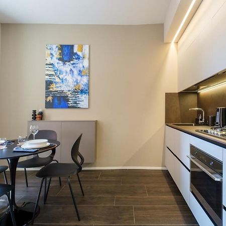 Golden Suite By Studio Vita Bolonia Exterior foto