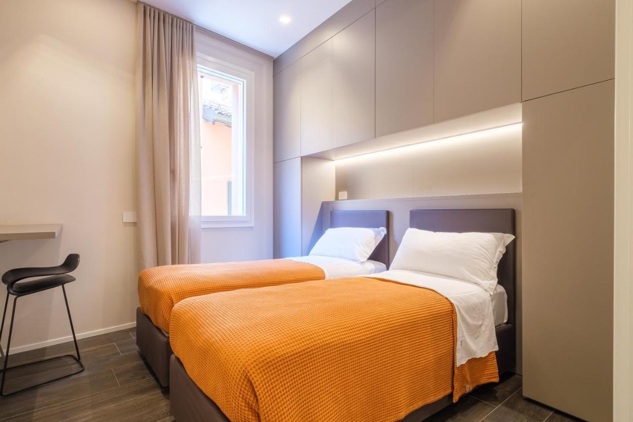 Golden Suite By Studio Vita Bolonia Exterior foto