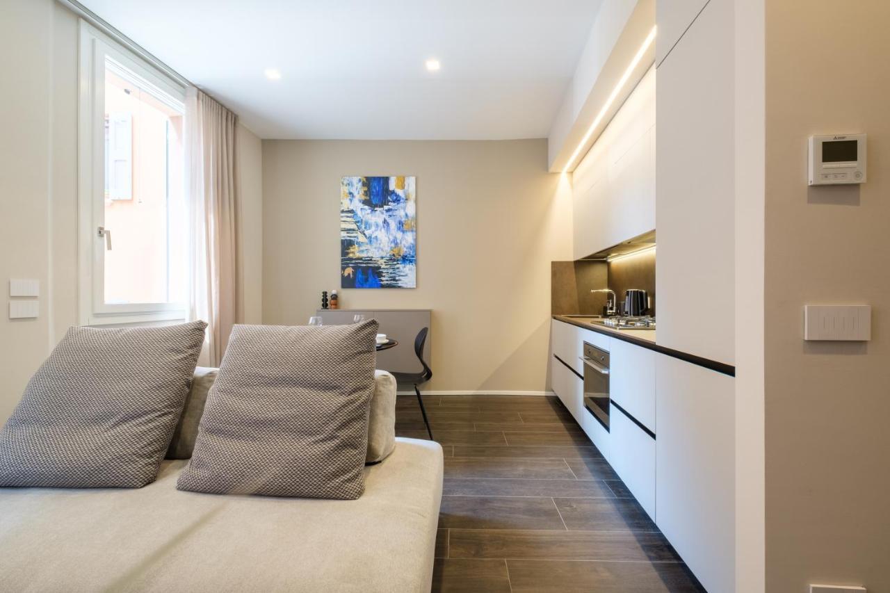 Golden Suite By Studio Vita Bolonia Exterior foto