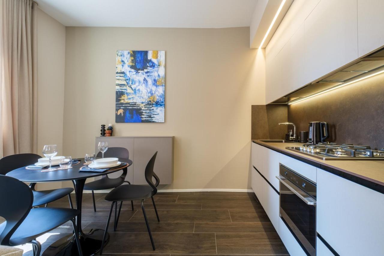 Golden Suite By Studio Vita Bolonia Exterior foto