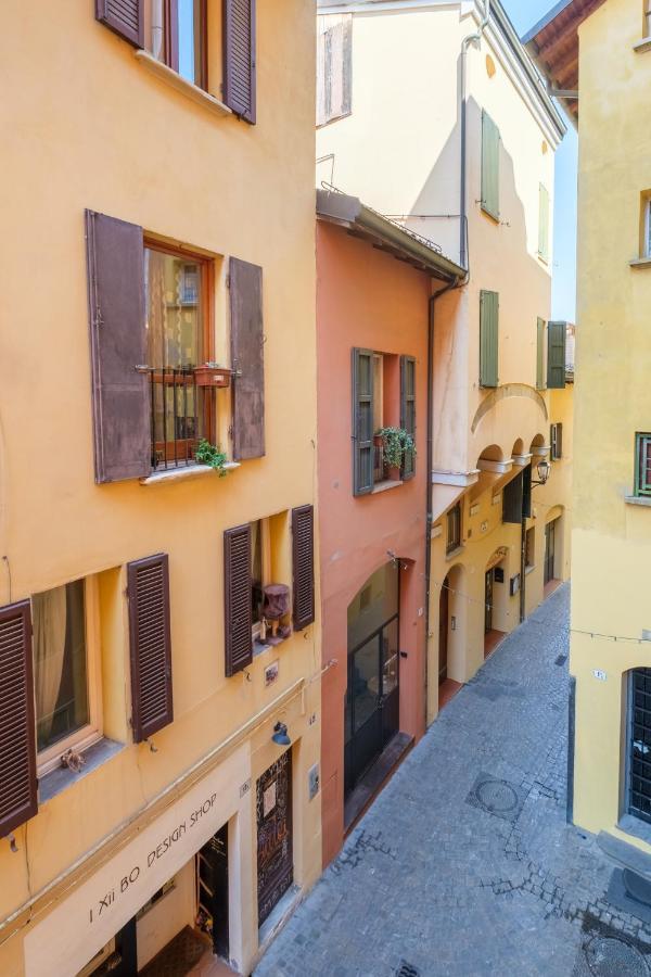 Golden Suite By Studio Vita Bolonia Exterior foto