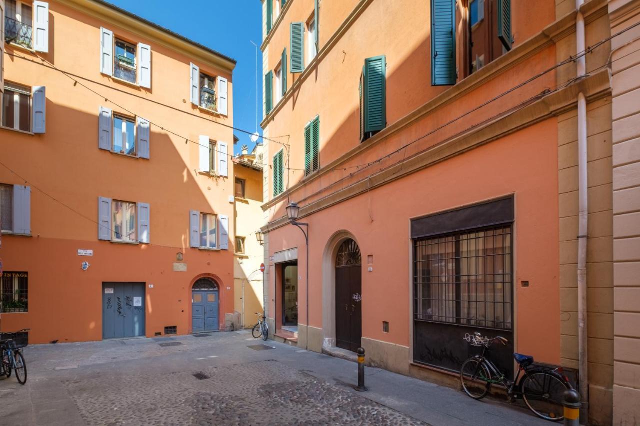 Golden Suite By Studio Vita Bolonia Exterior foto
