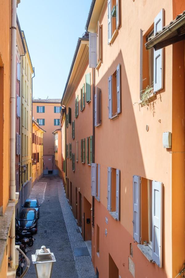 Golden Suite By Studio Vita Bolonia Exterior foto