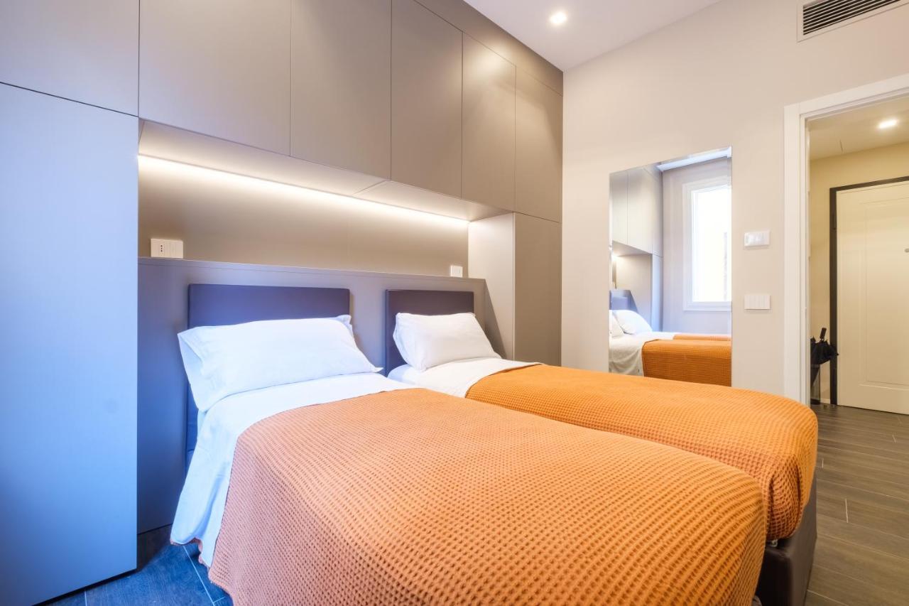 Golden Suite By Studio Vita Bolonia Exterior foto