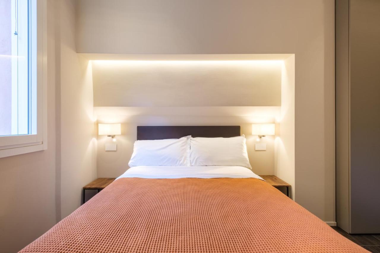 Golden Suite By Studio Vita Bolonia Exterior foto