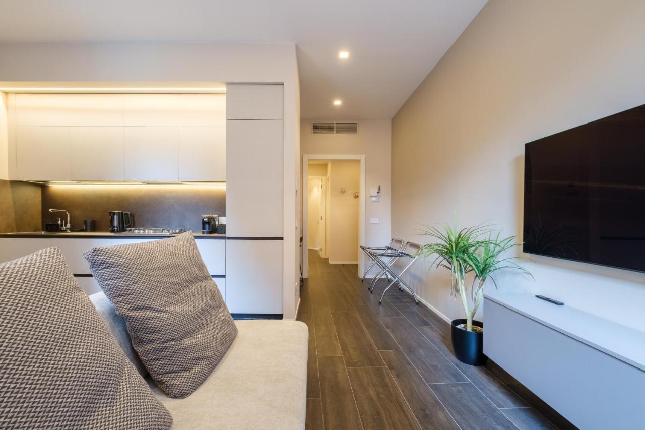 Golden Suite By Studio Vita Bolonia Exterior foto